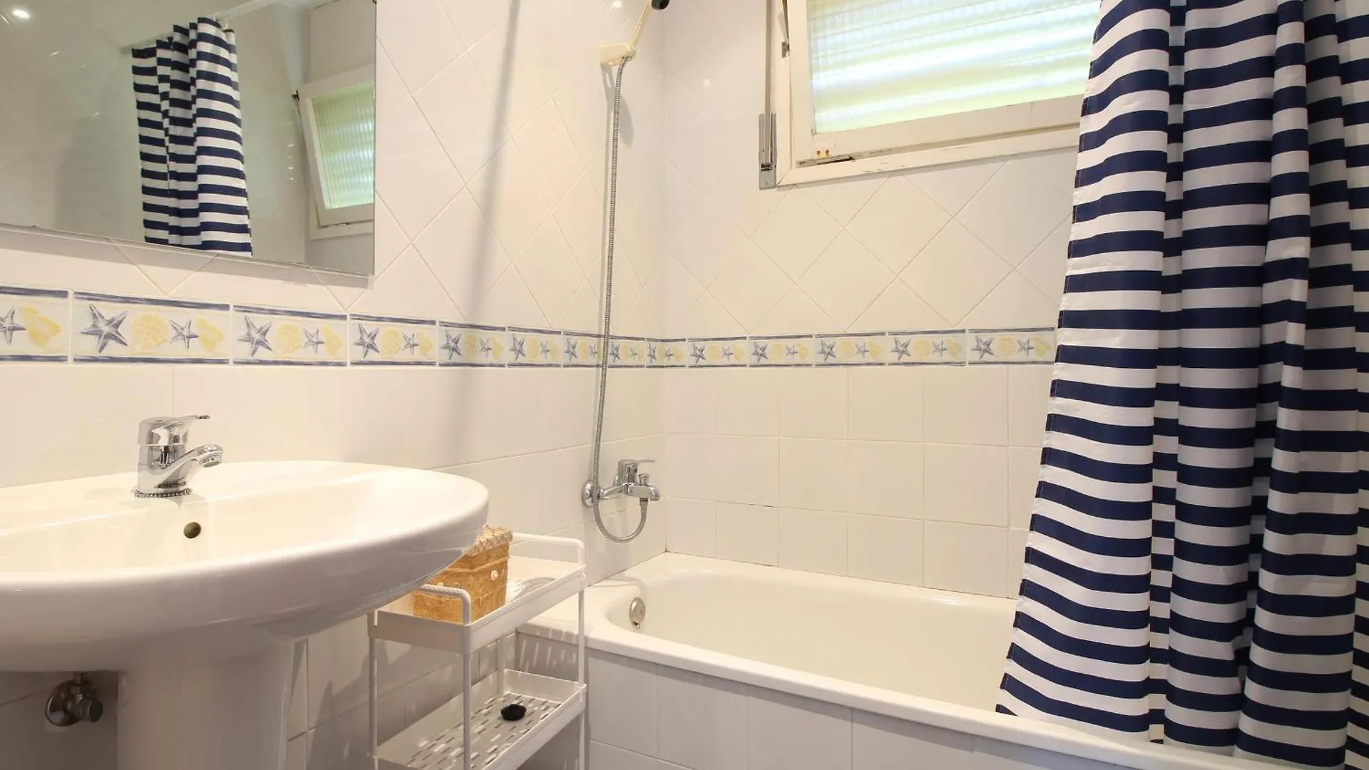 Vila Casa Amplia Con Jardin A 100M De La Playa De La Farella, Cerca Del Puerto De Llanca - Es-228-168 Prázdninový dům